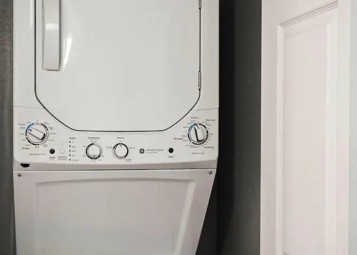 Enjoy The In 1bd With Amenities Holiday home *